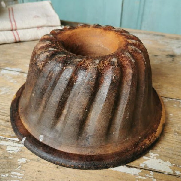 1915 French Kougle Cake Mould