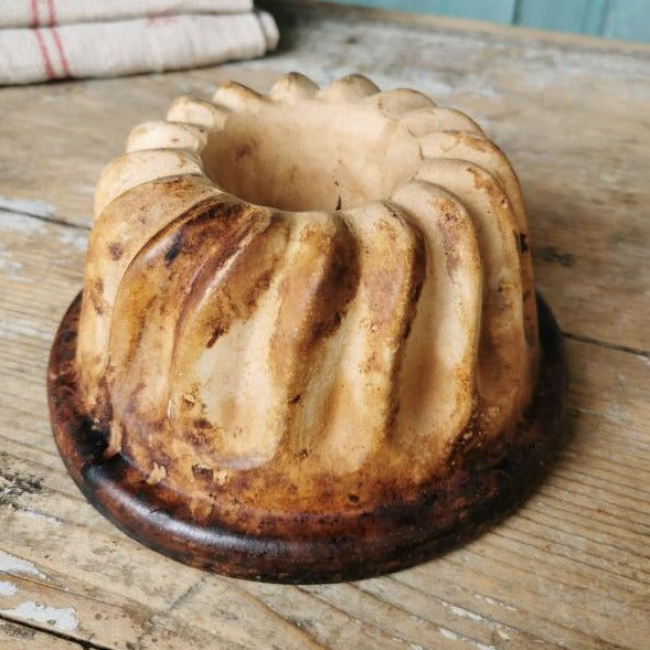 1915 French Kougle Cake Mould