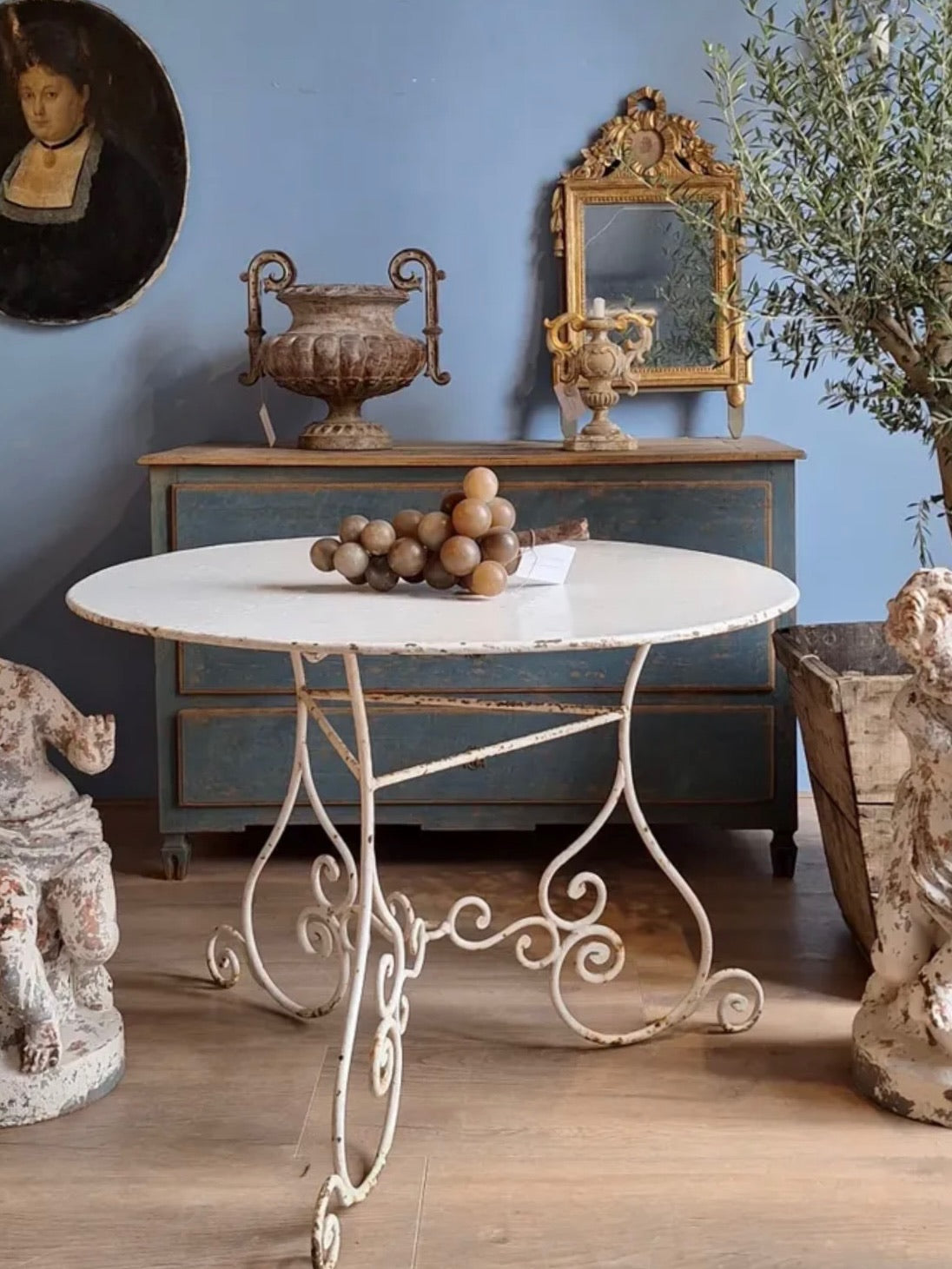 1900 Dutch Round Iron Garden Table
