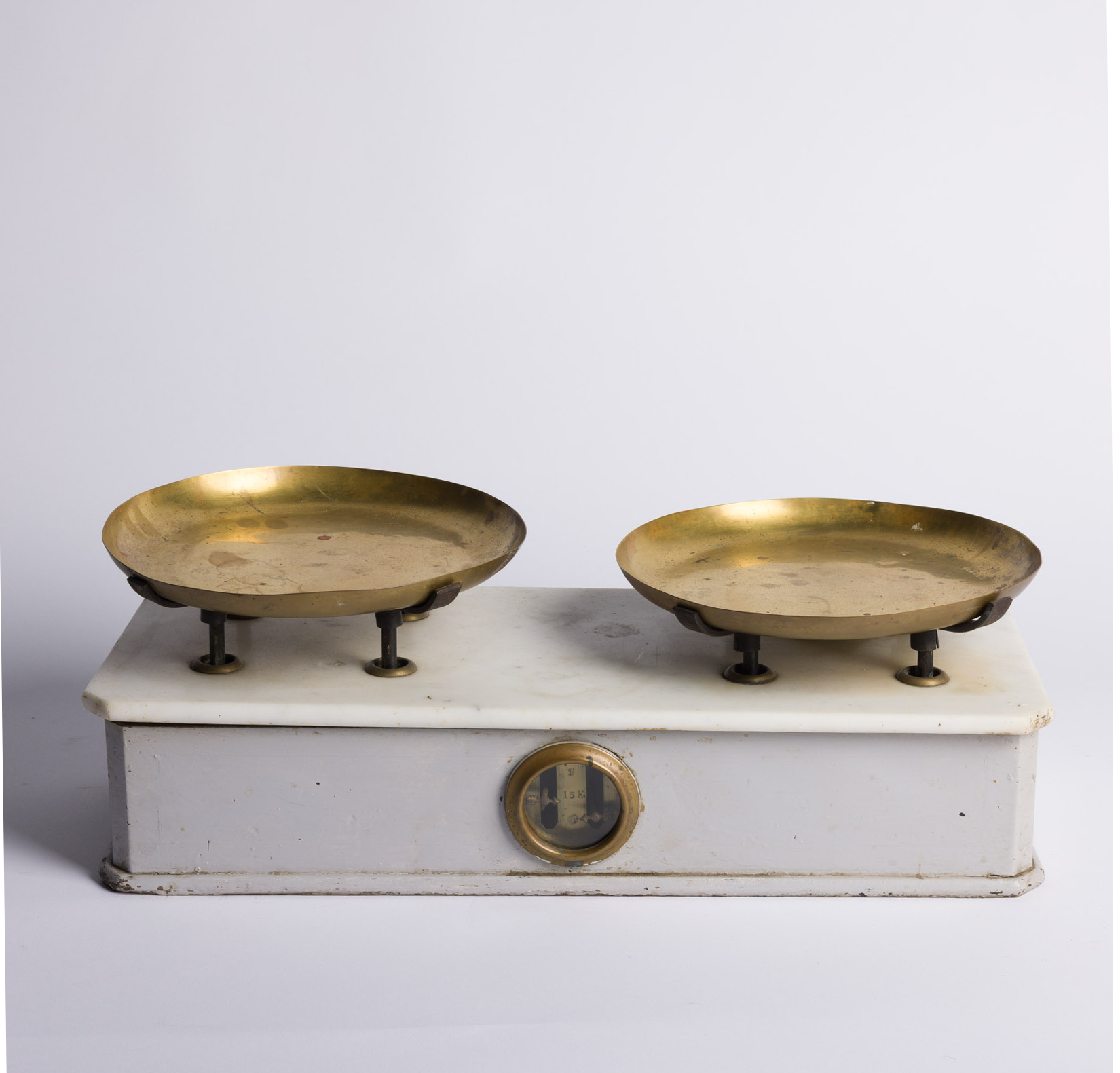 French White Painted Scale
