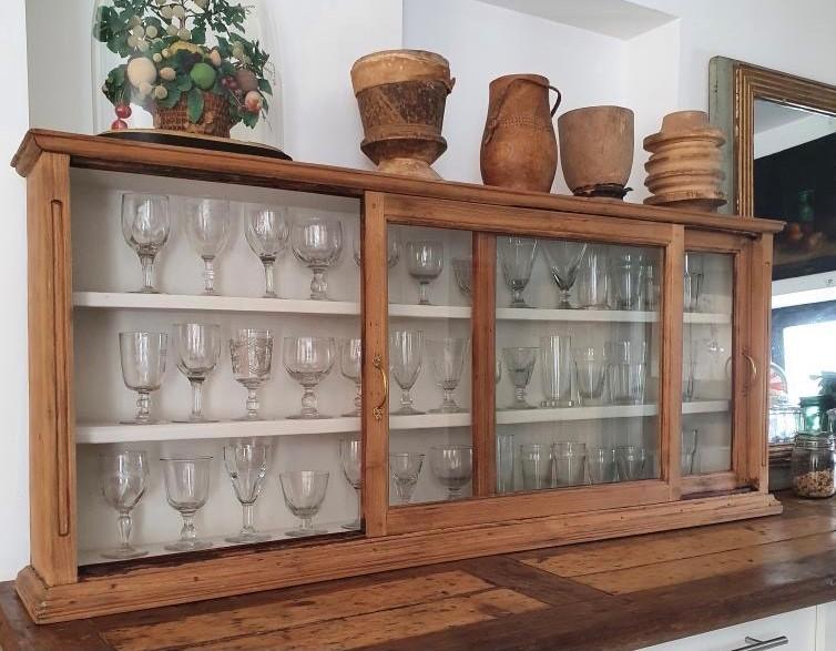 Bistro Vitrine with Sliding Door