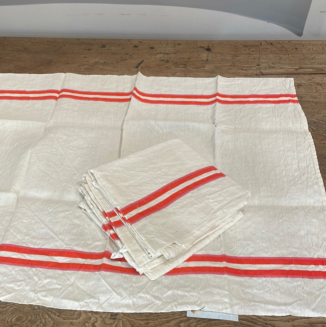 Red & Pink Kitchen Textiles