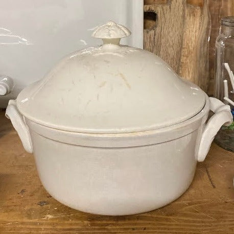 Iron Stone Soup Tureen with Top