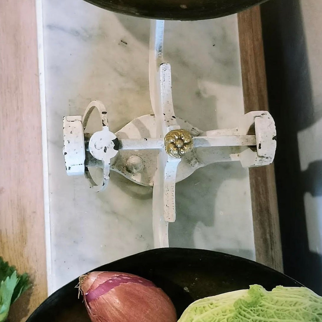 White Marble Scale