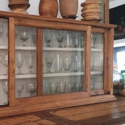 Bistro Vitrine with Sliding Door