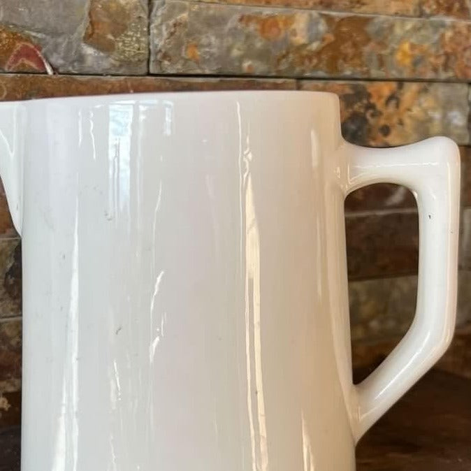 Flat-top Digoin Pitcher